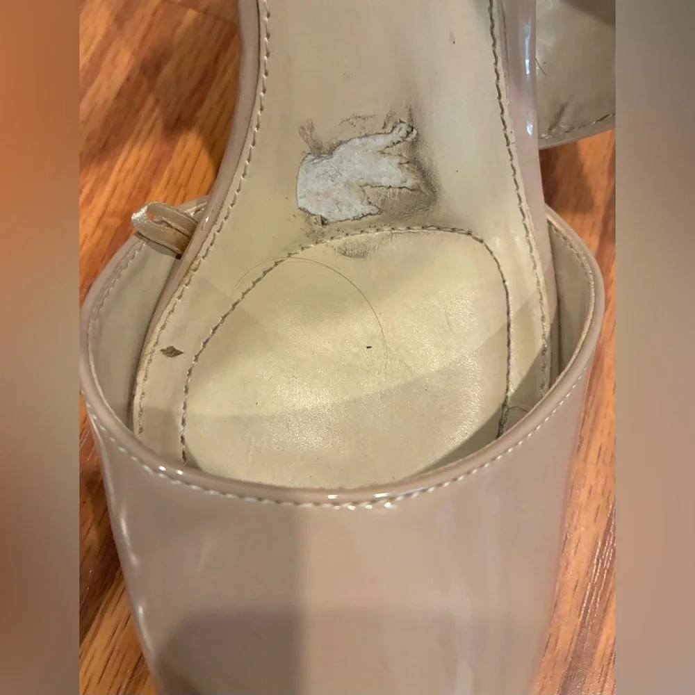 Jones New York Signature Colette Beige Patent Leather Stiletto Heels Women Sz 7M